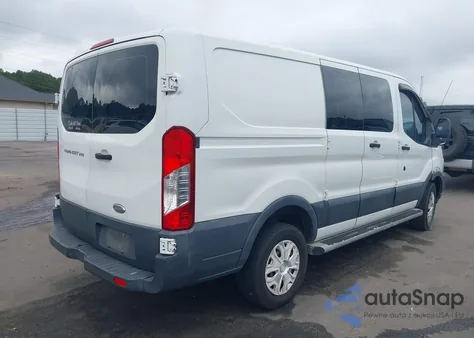 2015 Ford Transit-250 z USA, uszkodzony, nr VIN 1FTNR1ZM8FKA34479